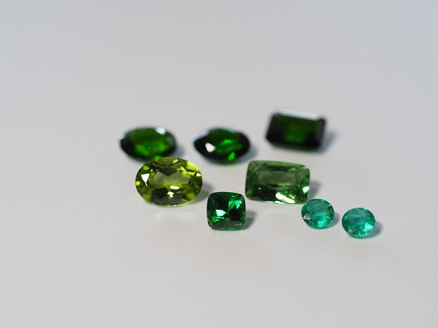 緑色の宝石
